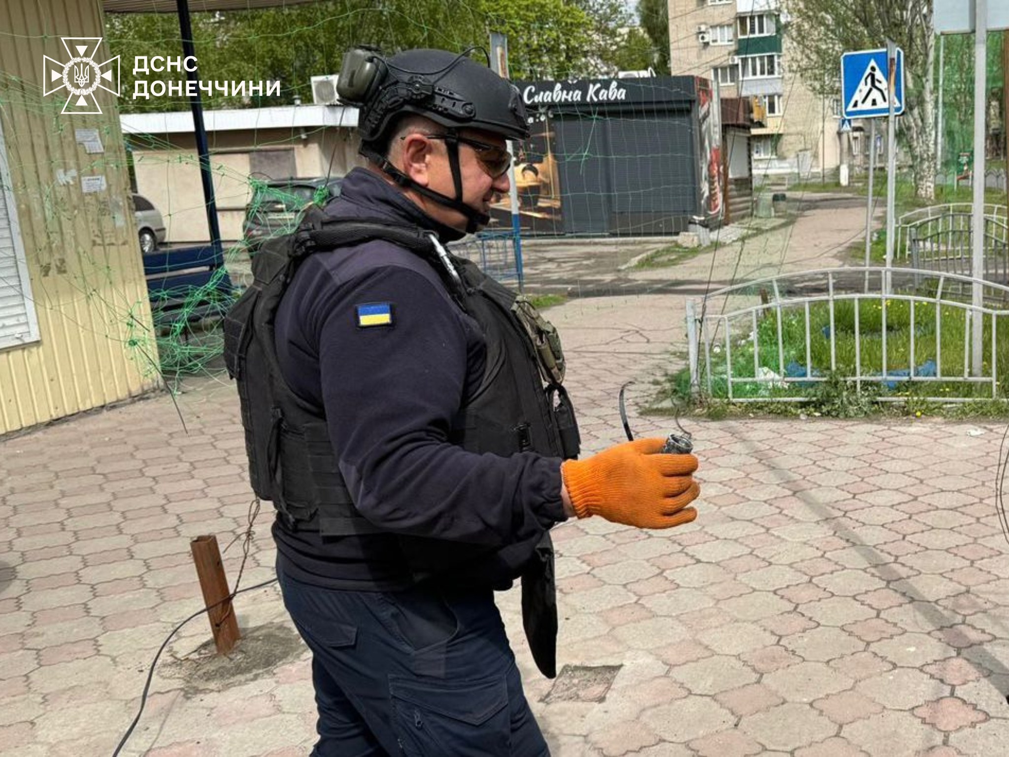 У Слов'янську знешкодили майже 100 касетних боєприпасів після обстрілу (фото) - Фото №2