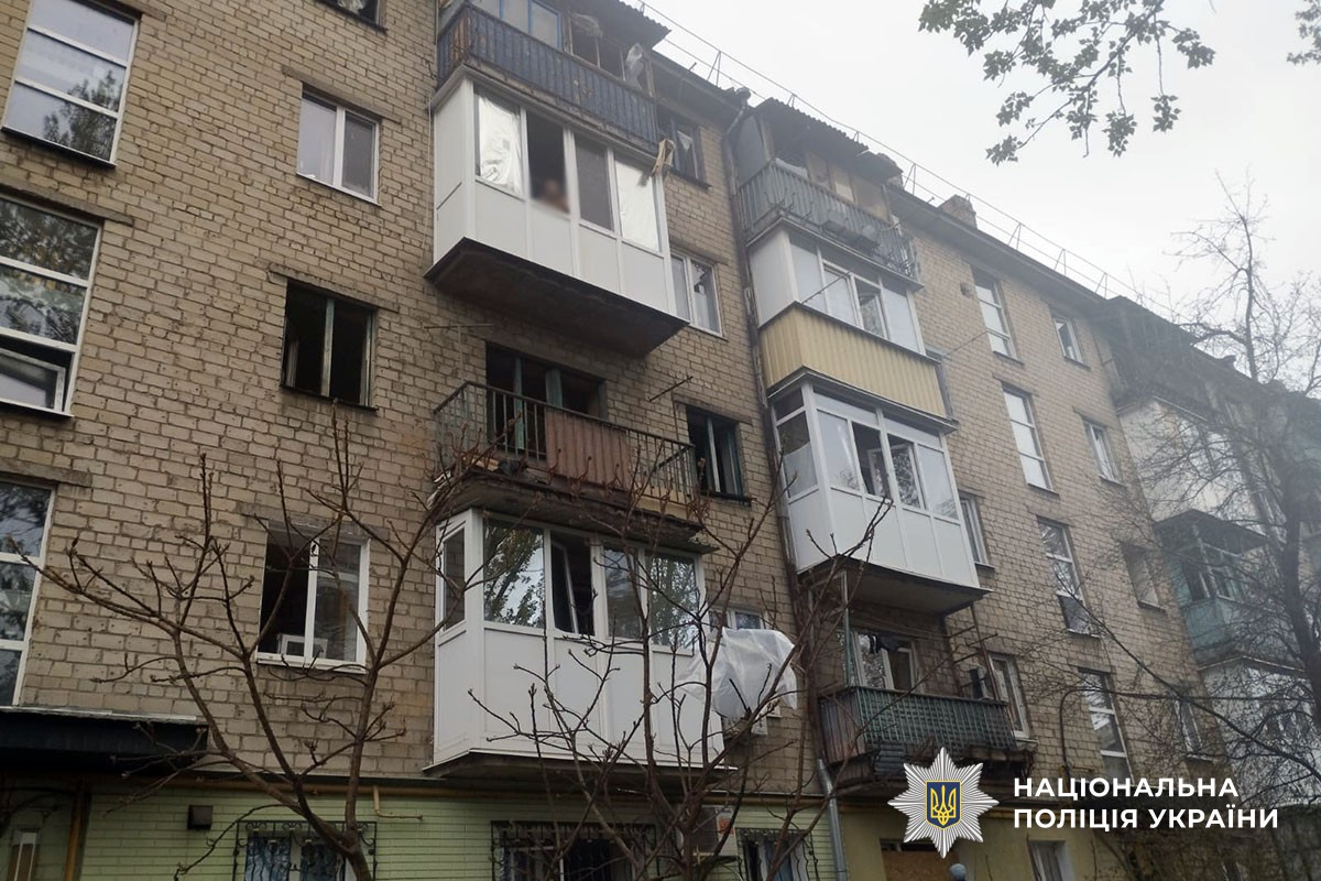Удари по житлу та інфраструктурі: росіяни обстріляли Донеччину (фото) - Фото №2