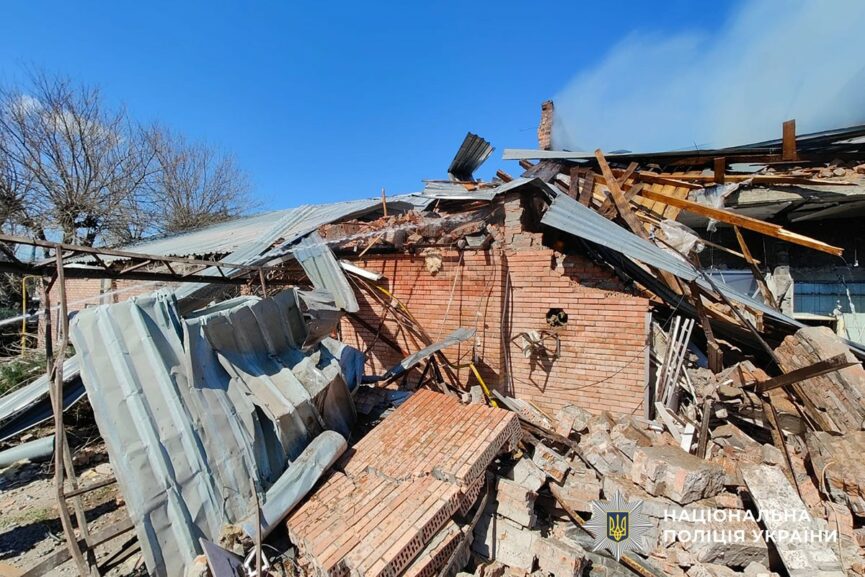 У Миколаївці ворог пошкодив п'ять багатоповерхівок: окупанти атакували Донеччину (фото) - Фото №2