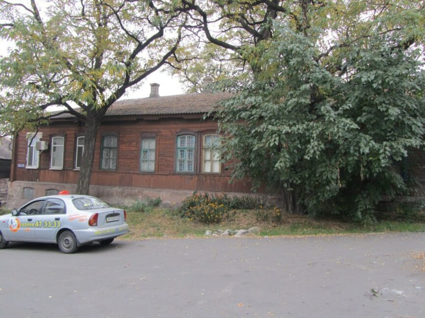 У Маріуполі знищили історичну школу 1911 року - Фото №1