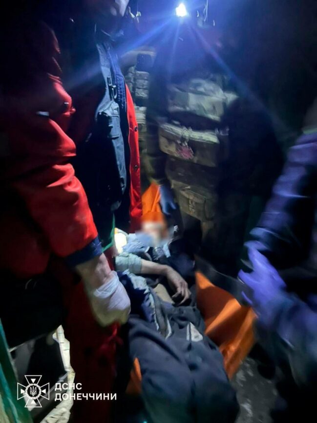 У Краматорську після нічної атаки поранені двоє людей, мешканців рятували з квартир - Фото №2