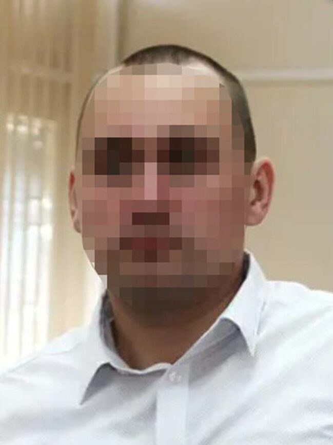 Утримував людей у холодних і сирих камерах: заочно судитимуть жителя Донеччини - Фото №1