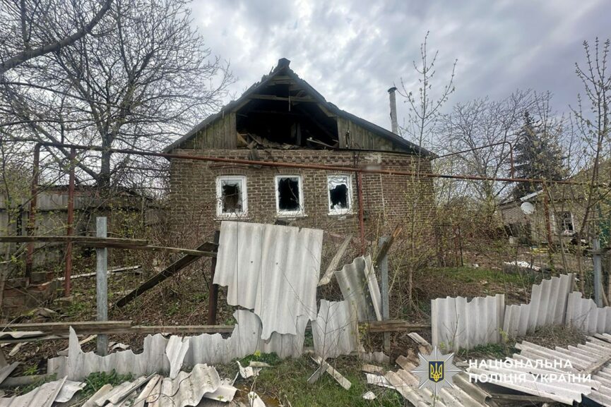 Ворожі обстріли вбили людину на Донеччині, ще двоє поранені: за добу понад 1500 атак - Фото №2