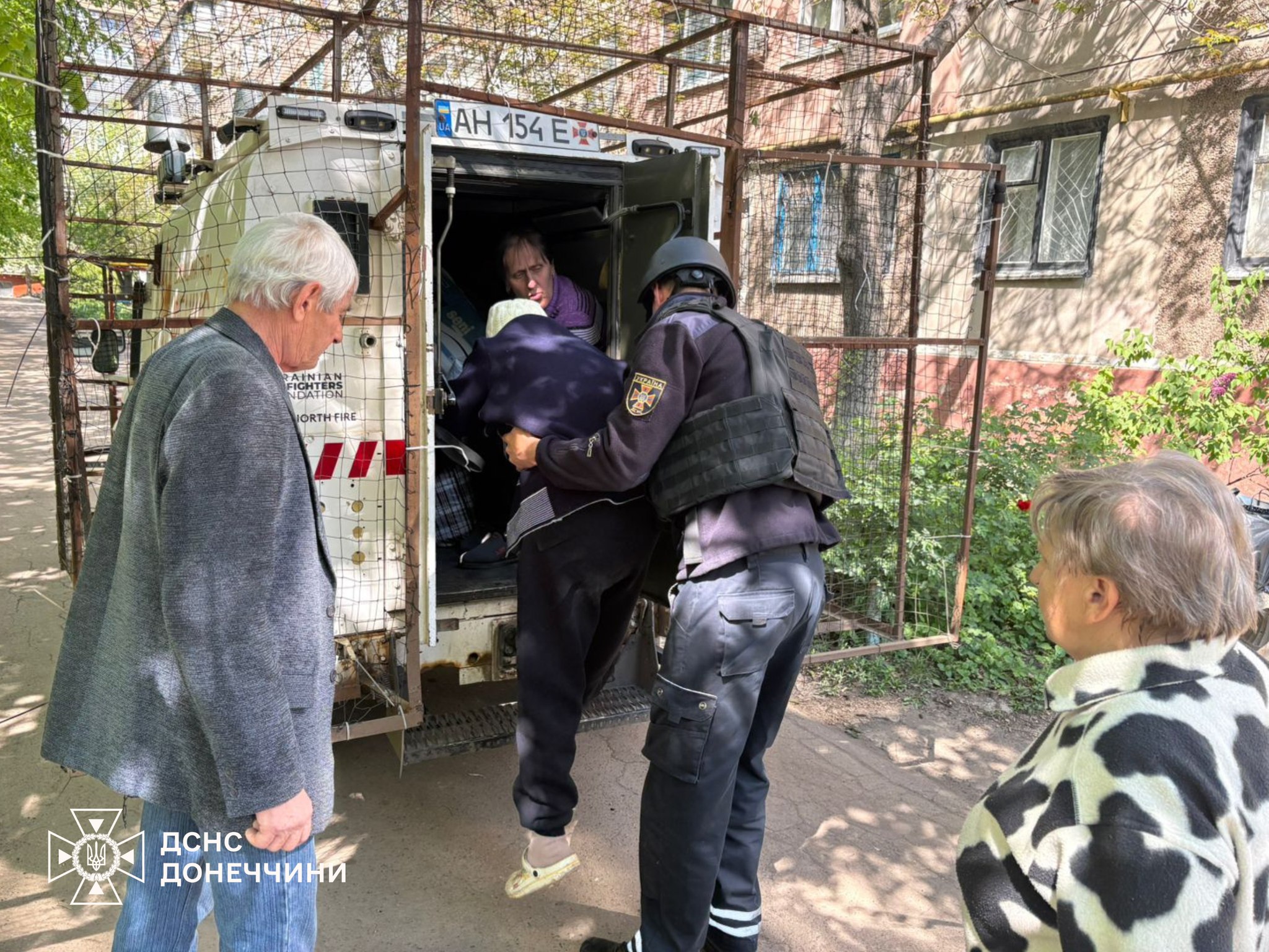 Святогірська громада: рятувальники евакуювали чотири людини (фото) - Фото №3