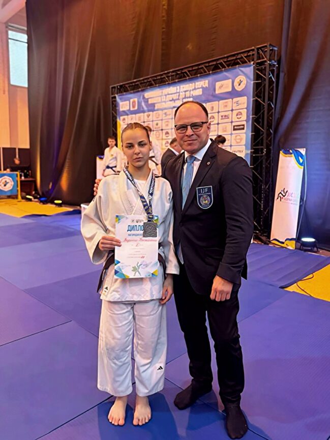 Дзюдоїстка з Донеччини здобула «срібло» на чемпіонаті України U16 (фото) - Фото №1