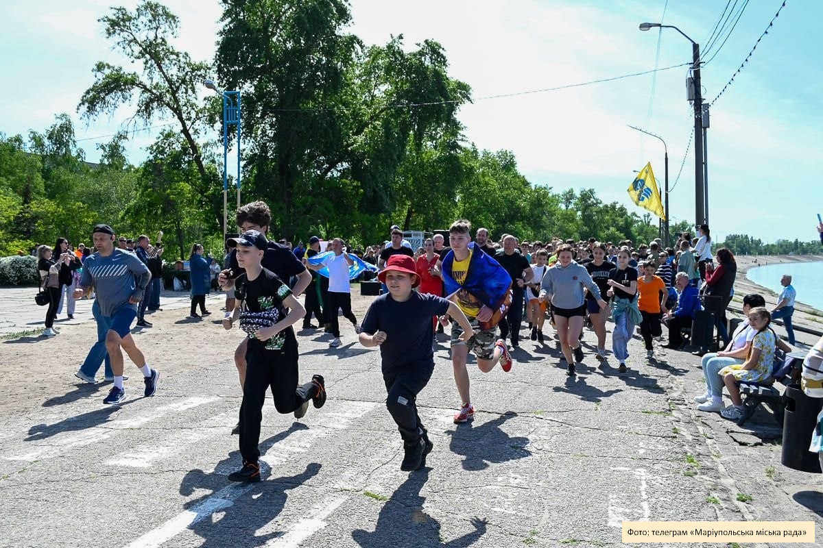 Родини оборонців Маріуполя долучилися до забігу «Разом до Перемоги» (фото) - Фото №1