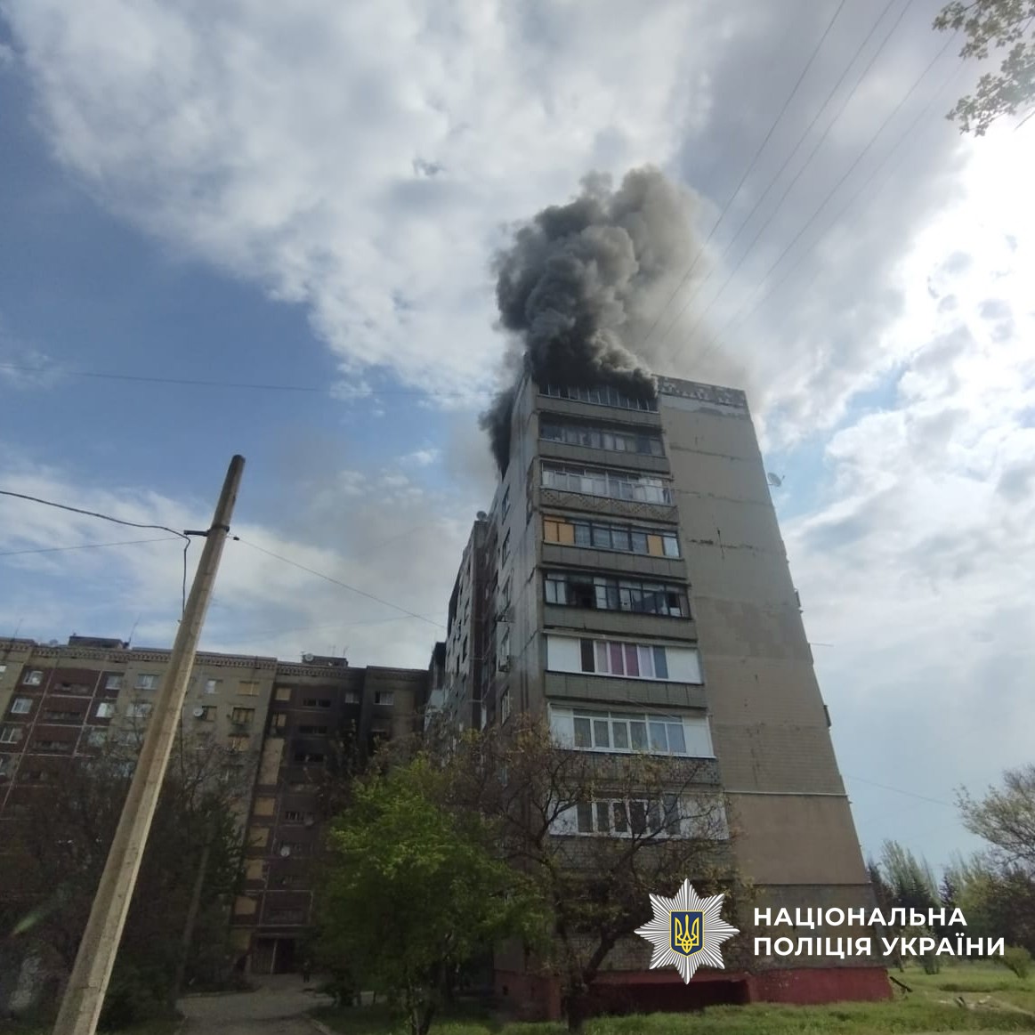 Пошкоджені житлові будинки, серед цивільних є поранені: окупанти атакували Донеччину (фото) - Фото №3