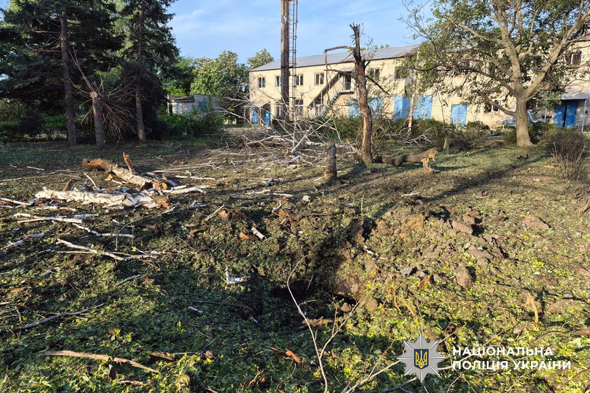 Окупанти атакували Донеччину: поранені 11 людей, пошкоджені будинки (фото) - Фото №2