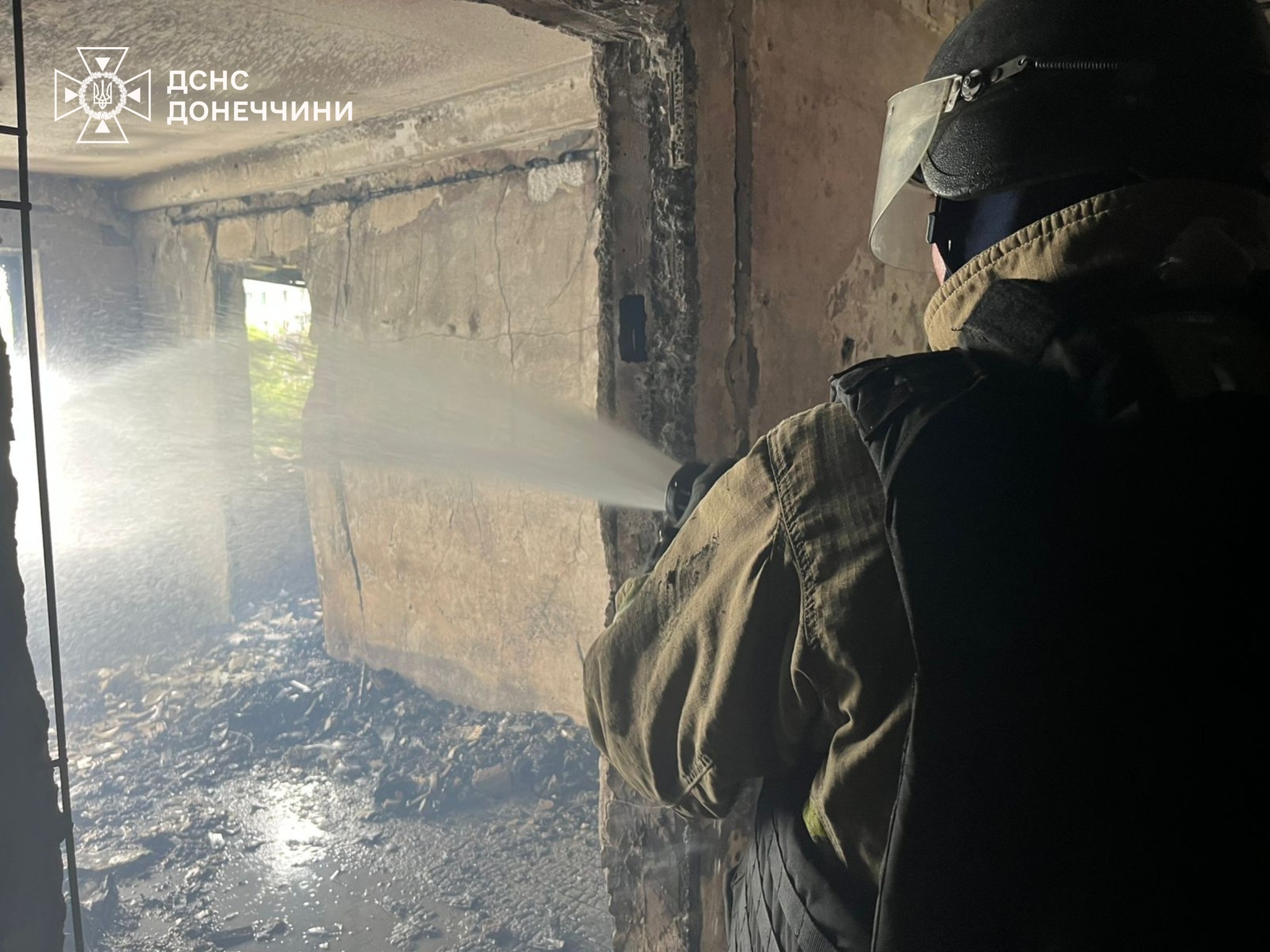 Горіли багатоповерхівки: росіяни обстріляли Дружківку (фото) - Фото №3