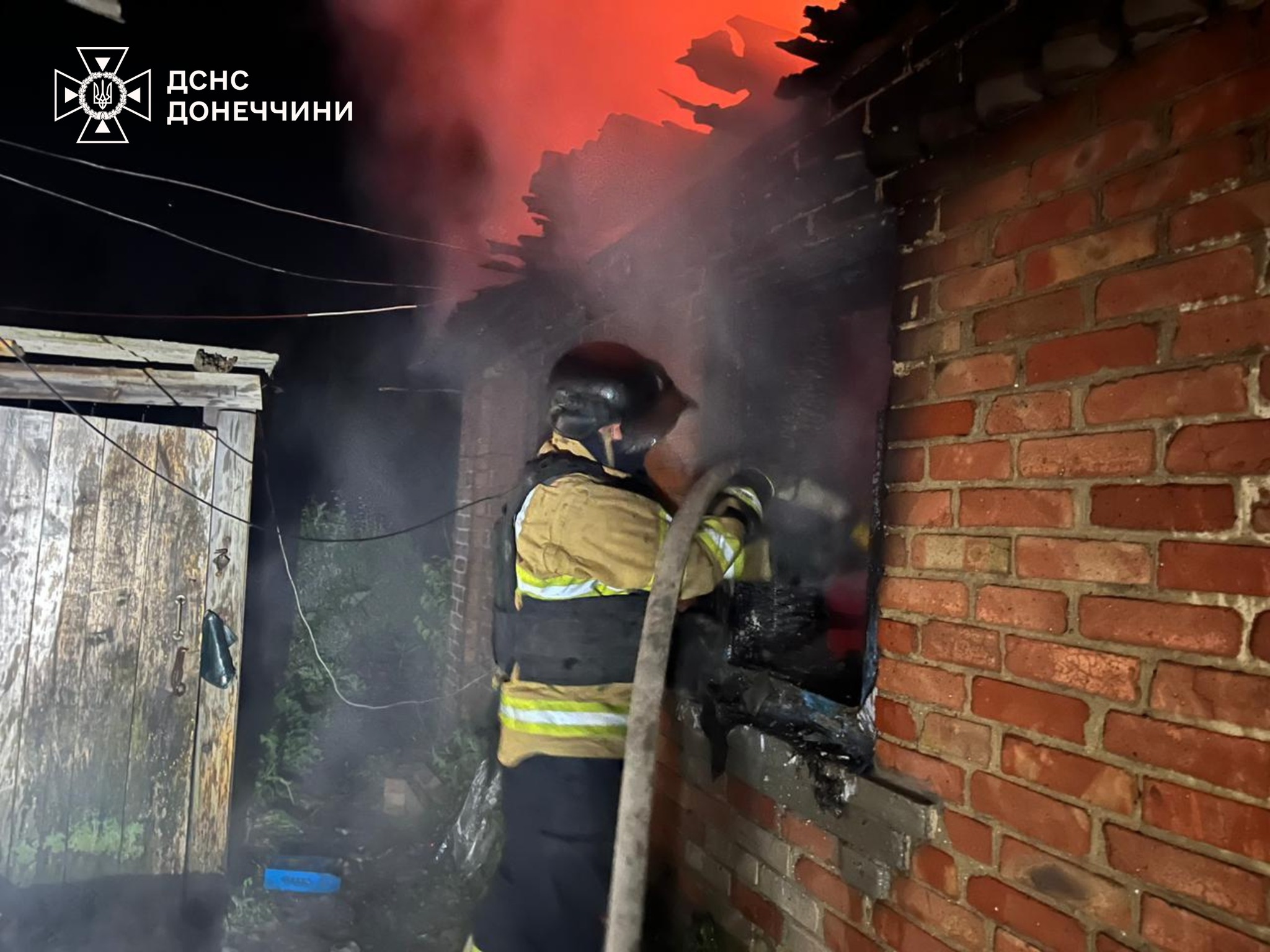 Дві пожежі у Слов’янську та Святогірській громаді: рятувальники ліквідували займання (фото) - Фото №3