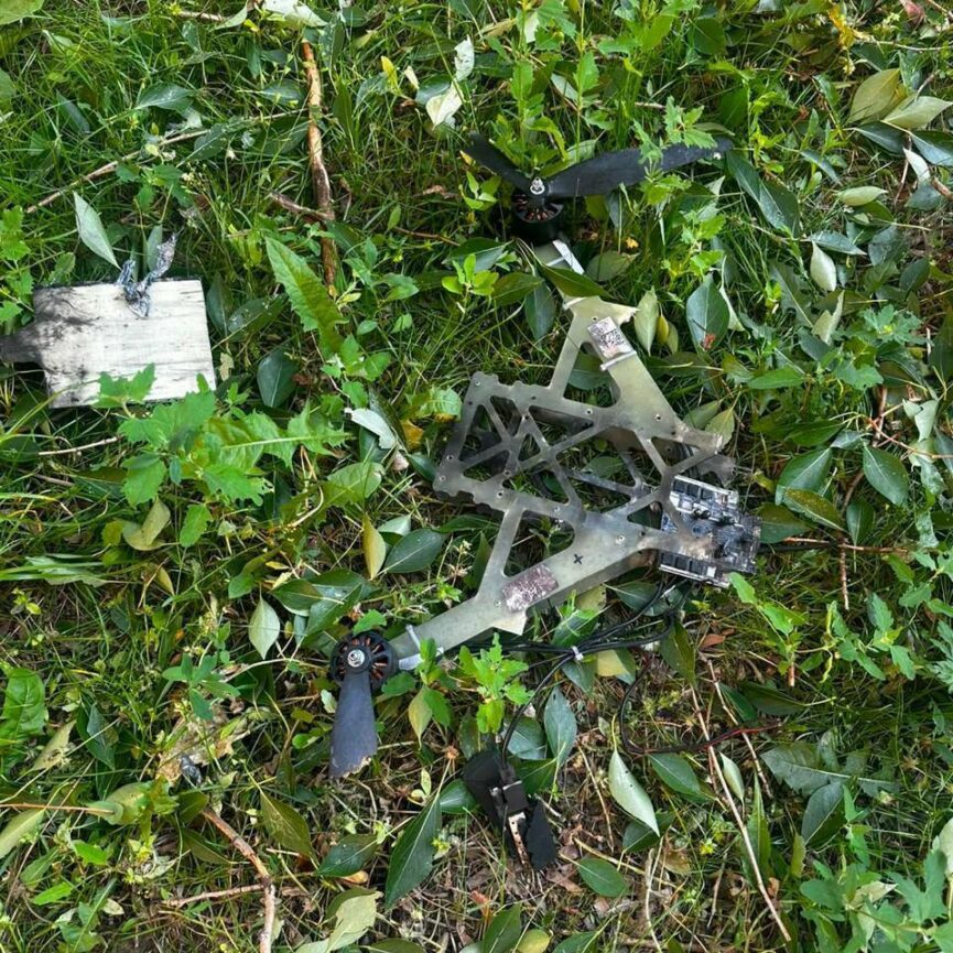 Один загиблий та один поранений: Краматорськ за добу пережив вісім атак дронів - Фото №4
